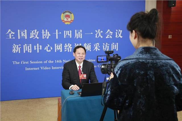龙宇翔参加全国政协十四届一次会议新闻中心网络视频访谈